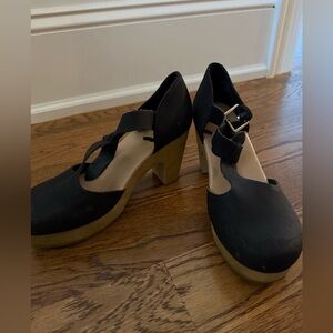Old Navy Black Platform Mary Jane Shoes